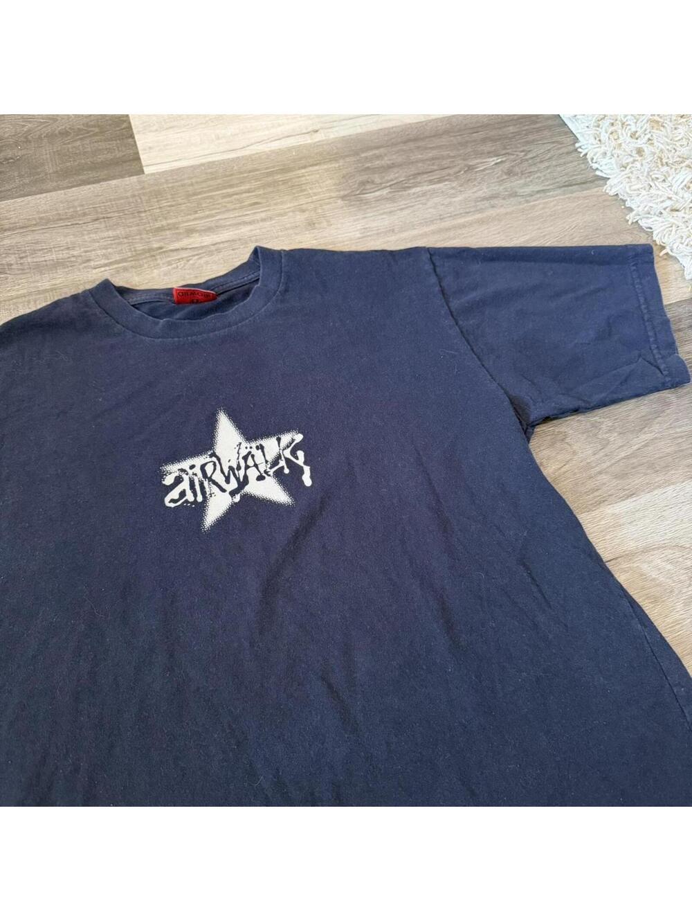 vintage airwalk star t shirt 00s L